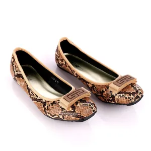 Fashionable Classic Brown Women's Flat Shoe